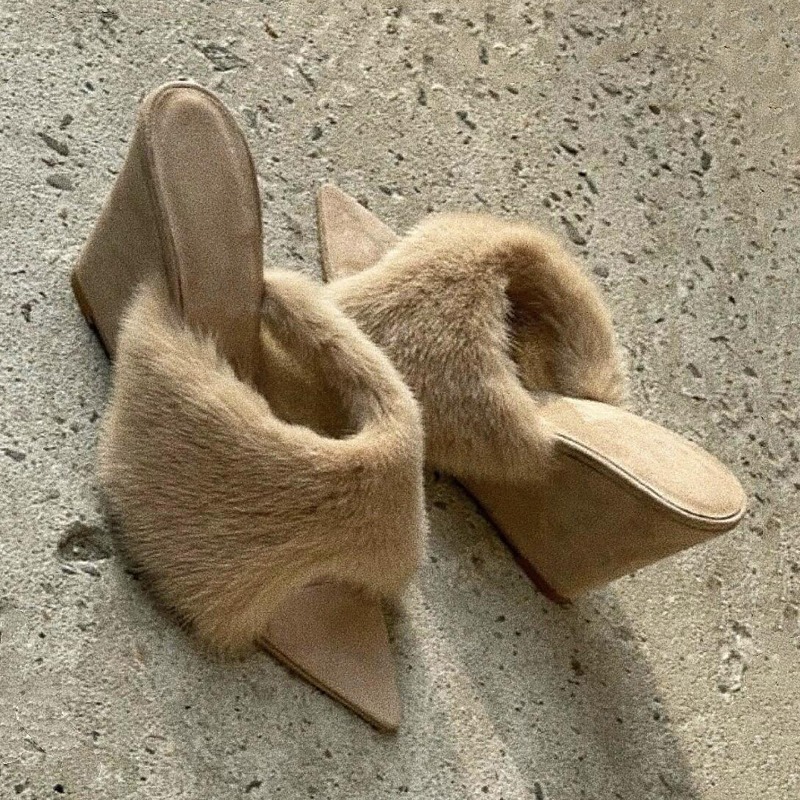 Winter Clothing Trends 2025 - Fluffy Women Slippers Wedges Platform Sandals